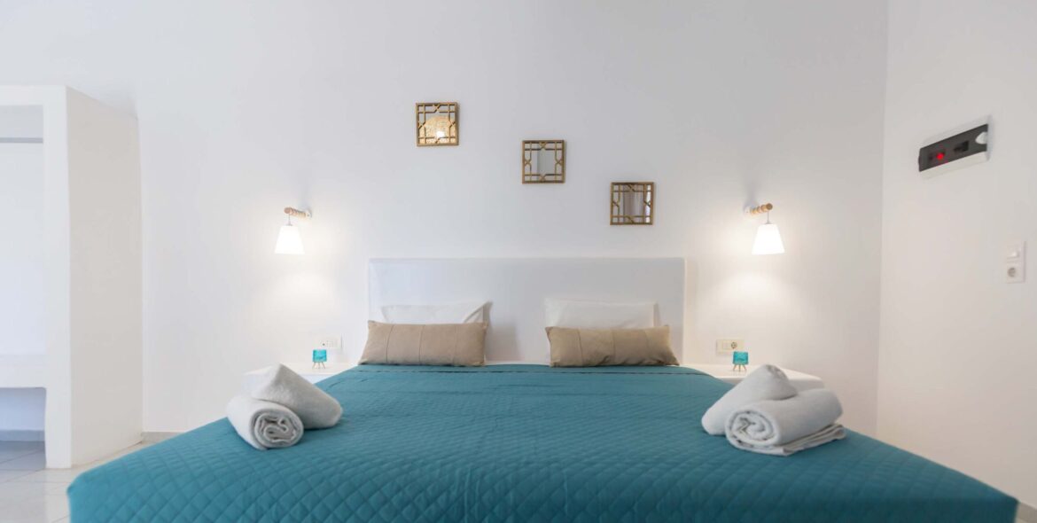 Sfiga Villas Superior double bed style