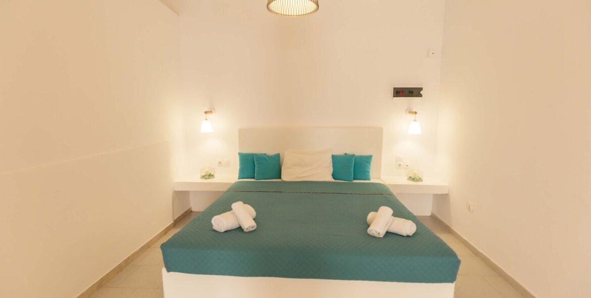 Sfiga Villas Comfort double bed